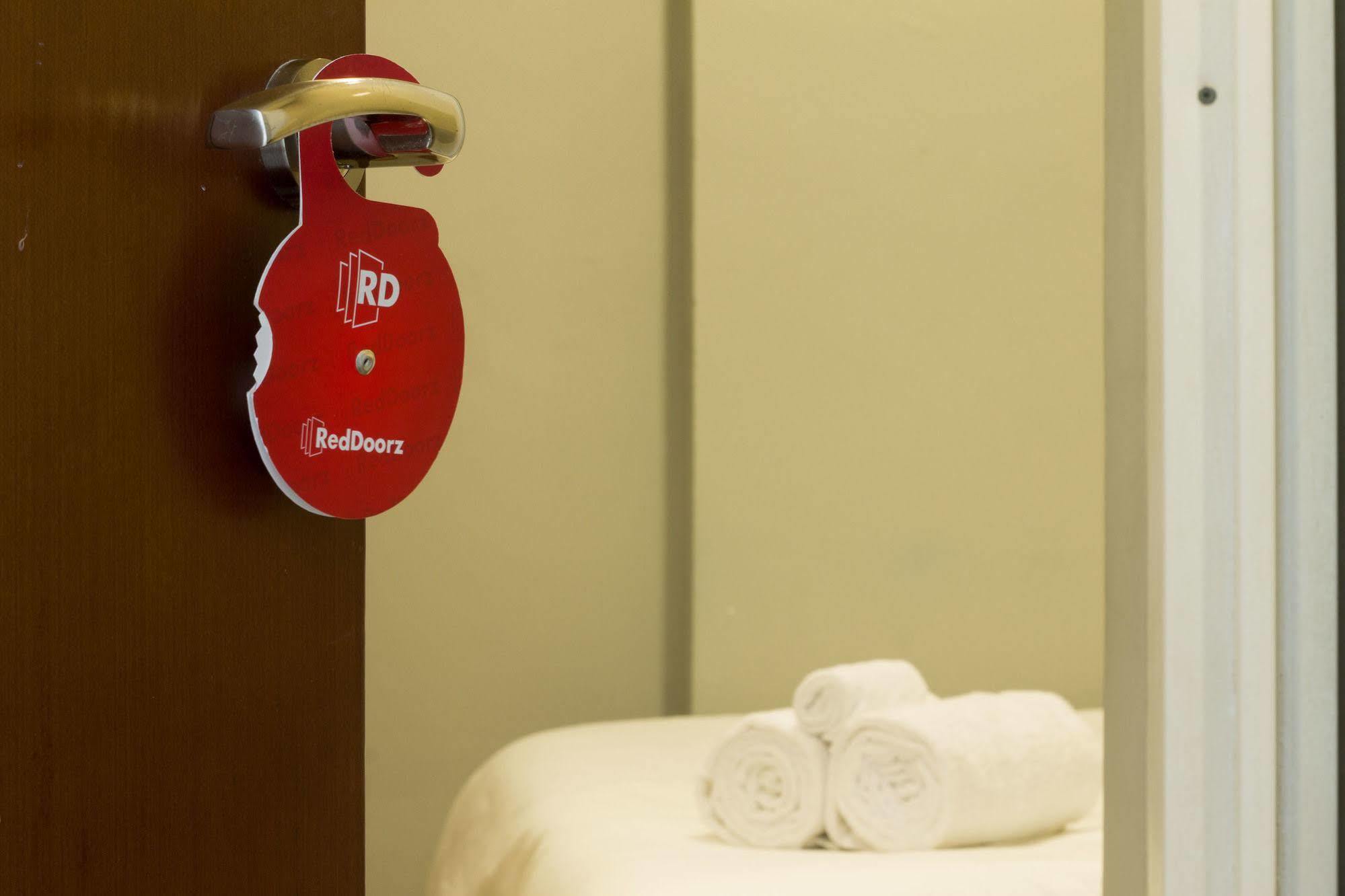 Hotel Reddoorz @ Pekayon